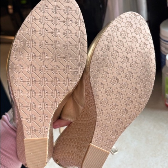 Lily Pulitzer Kristen Peep Toe Gold Wedge Sandals size 10 - Picture 2 of 10